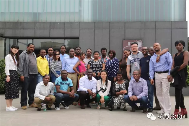 “對(duì)中國(guó)美妝產(chǎn)品的信心來(lái)自棟方！”——中山大學(xué)IMPA國(guó)際代表團(tuán)蒞臨棟方股份參觀研討